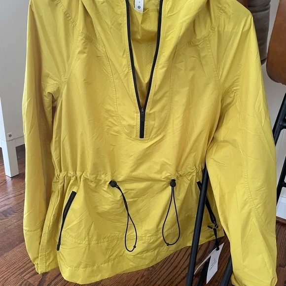 Lululemon Size 4 Run Jacket - Picture 5 of 7